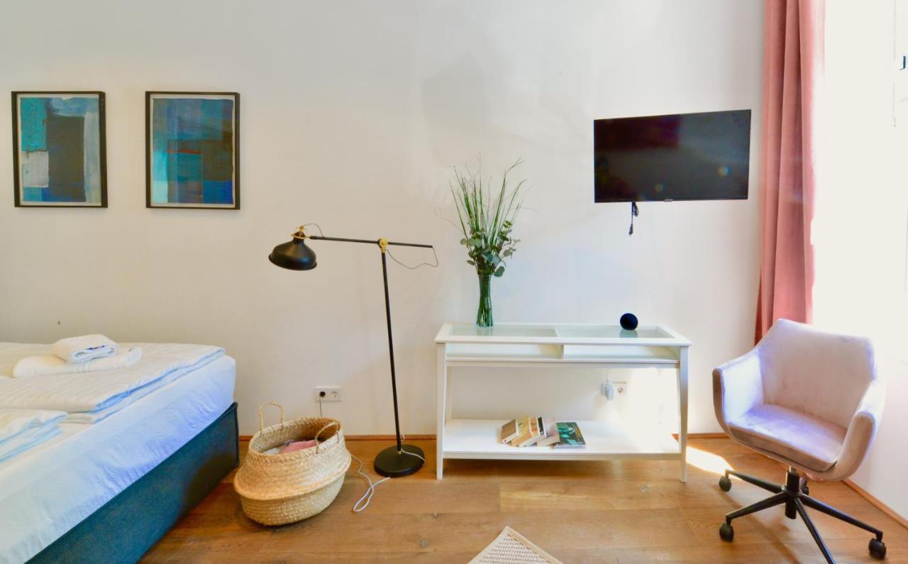Charming Studio In Servitenviertel I Apartamento Viena Exterior foto